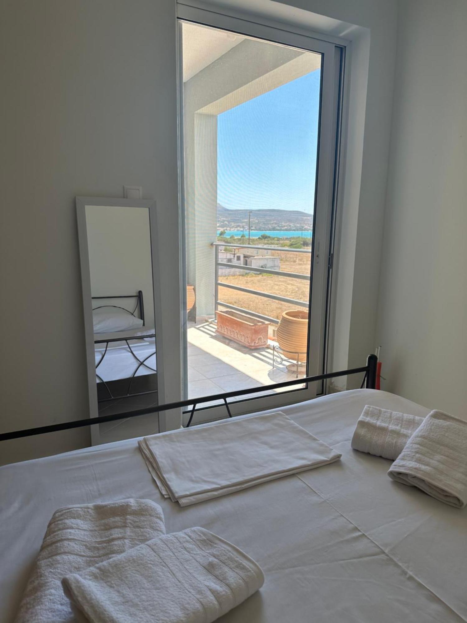Deer Bay Vila Apartment Vinglafia ภายนอก รูปภาพ